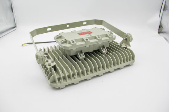 Lâmpada de inundação LED à prova de chamas, poupança de energia, classificada IP66 para instalações químicas e plataformas offshore