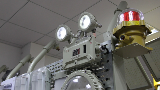 Luz de emergência resistente a chamas IP66 para normas de segurança aprovadas pelo CNEX