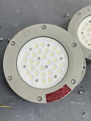 ATEX IECEx IP66 LED Luz à prova de explosão 100W 150W Armazém High Bay Light AC 100-277V Fundição de alumínio com 5 anos de garantia