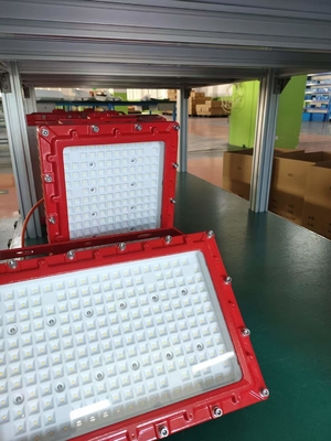 140lm/W Luzes LED de cor vermelha à prova de explosão com entrada AC/DC e classificação IP66