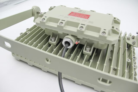 100W 140lm/W 6000-6500K Baía alta Áreas perigosas Luz de alta potência à prova de explosão