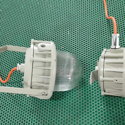 100-277VAC Voltagem nominal Alto brilho IP66 Iluminação de locais perigosos