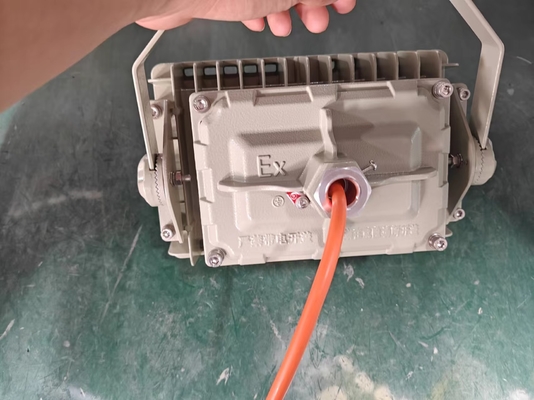 ATEX IECEx RoHS ISO9001 50W Luz de inundação LED à prova de explosão para instalações de resíduos perigosos