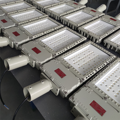 Lâmpada de rua LED à prova de explosão de 250w para refinaria 100-277v 130lm/W homologada ATEX/IECEx/RoHS