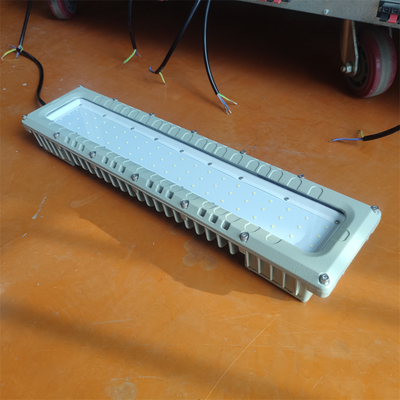 Iluminação linear à prova de descarga ATEX IEC IP66 WF2 com alumínio industrial LED Iluminação marítima 90-295V 100Watt