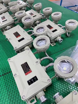 90/120/180 Mins Luz de emergência de longa duração CCT 4500-6500K Iluminação LED à prova de chama