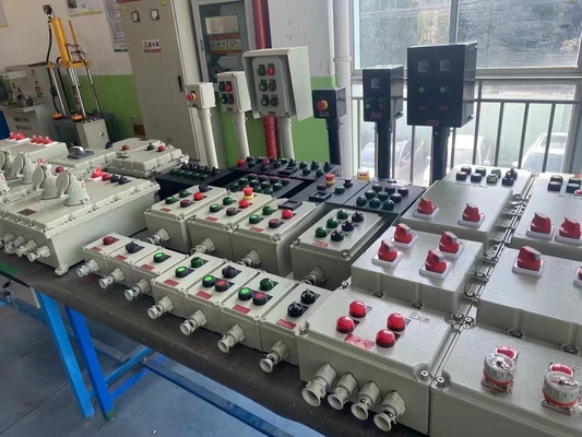 AC220/380V 2MM Placa de aço Painéis de controlo à prova de explosão para sistemas eléctricos seguros
