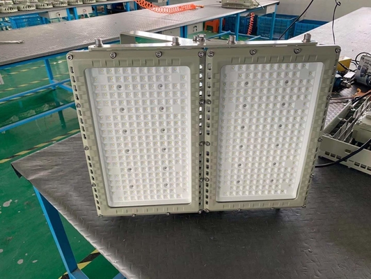 Lâmpada LED IP66 com lâmpadas CREE ignífugas de liga de alumínio WF2