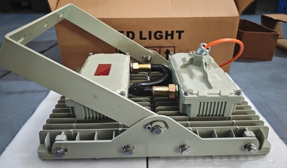 Holofote LED à prova de explosão durável para locais perigosos Classe I Div 1, eficiência de 120lm/W