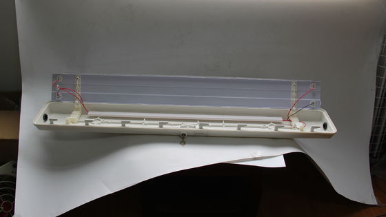 Lâmpada linear à prova de explosão da série BYS com tripla certificação ¢ Armadura LED de área perigosa homologada ATEX/IECEx/CNEX, classificada IP66, garantia de 5 anos, potência e tamanho personalizáveis