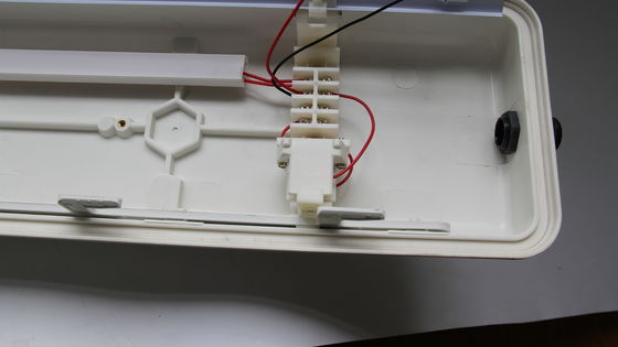 Lâmpada linear à prova de explosão da série BYS com tripla certificação ¢ Armadura LED de área perigosa homologada ATEX/IECEx/CNEX, classificada IP66, garantia de 5 anos, potência e tamanho personalizáveis