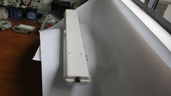 Lâmpada linear à prova de explosão da série BYS com tripla certificação ¢ Armadura LED de área perigosa homologada ATEX/IECEx/CNEX, classificada IP66, garantia de 5 anos, potência e tamanho personalizáveis