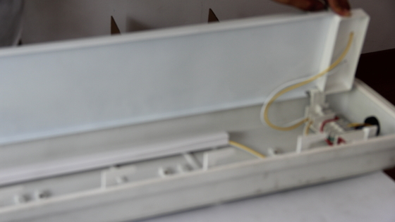 Luz LED linear à prova de explosão ATEX/IECEx/CNEX de 0,6m/1,2m, grau industrial IP66 para áreas perigosas, instalações de petróleo e gás, plantas químicas, mineração, instalações marítimas. Design energeticamente eficiente reduz