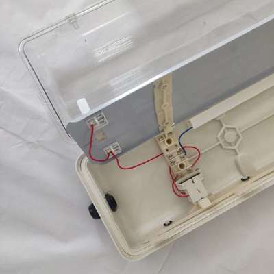 Para áreas perigosas Instalações químicas de petróleo e gás Mineração Instalações marítimas À prova de explosão Luz LED linear de grau industrial IP66 Iluminação Design eficiente em energia reduz Durável 0,6/1,2m ATEX/IECEx/CNEX