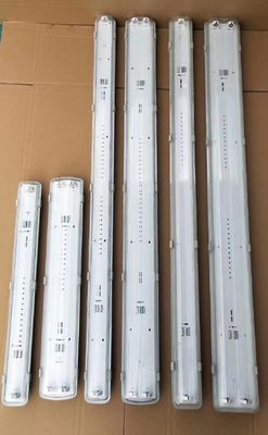 ATEX/IECEx/CNEX Lâmpada LED linear à prova de explosão ¢ Iluminação industrial para locais perigosos, eficiência energética, IP66, opções de potência e temperatura de cor personalizadas