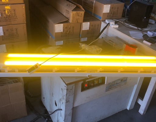 Luz LED linear à prova de explosão ATEX/IECEx/CNEX de 0,6m/1,2m, grau industrial IP66 para áreas perigosas, instalações de petróleo e gás, plantas químicas, mineração, instalações marítimas. Design energeticamente eficiente reduz