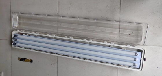 Luz LED linear à prova de explosão ATEX/IECEx/CNEX de 0,6m/1,2m, grau industrial IP66 para áreas perigosas, instalações de petróleo e gás, plantas químicas, mineração, instalações marítimas. Design energeticamente eficiente reduz