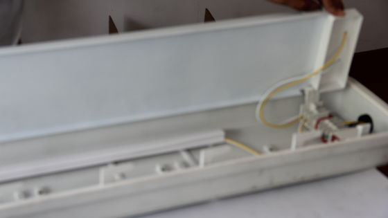 ATEX/IECEx/CNEX Lâmpada LED linear à prova de explosão ¢ Iluminação industrial para locais perigosos, eficiência energética, IP66, opções de potência e temperatura de cor personalizadas