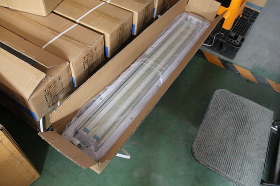 Luz LED linear à prova de explosão ATEX/IECEx/CNEX de 0,6m/1,2m, grau industrial IP66 para áreas perigosas, instalações de petróleo e gás, plantas químicas, mineração, instalações marítimas. Design energeticamente eficiente reduz