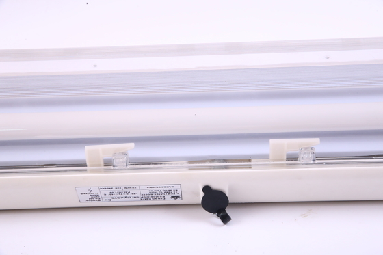 Luz LED linear à prova de explosão ATEX/IECEx/CNEX de 0,6m/1,2m, grau industrial IP66 para áreas perigosas, instalações de petróleo e gás, plantas químicas, mineração, instalações marítimas. Design energeticamente eficiente reduz