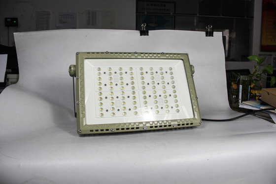 Luminária de Rua LED à Prova de Explosão ATEX 250W | Iluminação Certificada IECEx de Longa Duração para Indústrias Perigosas
