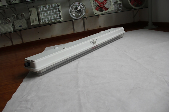 Luminária LED para áreas perigosas aprovada ATEX/IECEx/CNEX, classificação IP66, garantia de 5 anos, potência e tamanho personalizáveis, Luz Linear à Prova de Explosão Série BYS Durável com Tripla Certificação