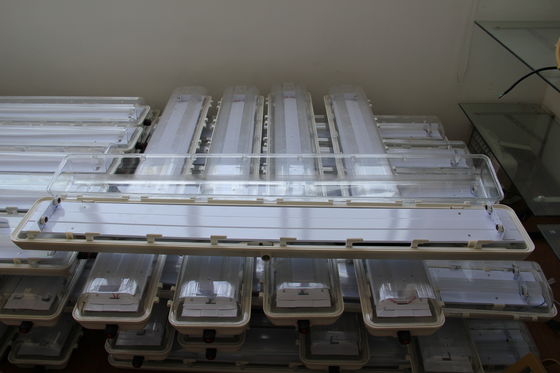 Alta eficiência IP66 18W 36W Single/Double Tube LED Linear Light Iluminação à prova de água Luzes à prova de explosão Lâmpada para Zona1 Zona2