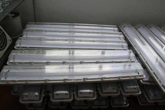 Luminária LED para áreas perigosas aprovada ATEX/IECEx/CNEX, classificação IP66, garantia de 5 anos, potência e tamanho personalizáveis, Luz Linear à Prova de Explosão Série BYS Durável com Tripla Certificação