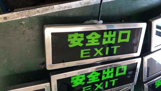 Luz de emergência de saída e saída à prova de explosão de alumínio de alta resistência com bateria recarregável de longa duração de 50.000 horas