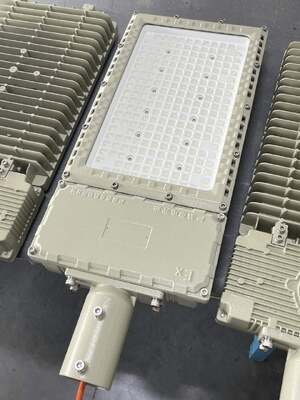 ATEX/IECEx Proof Explosion LED Street Lighting bulbs IP66 Impermeável 50-200 watts ângulo de feixe LED 120 graus Grau Para Zona1 2/Zona 21 22 Áreas perigosas Utilização