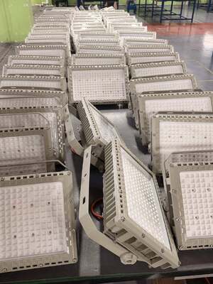 Holofote LED à Prova de Explosão ATEX/IECEx de Alta Potência para Uso em Petroleiros Marítimos