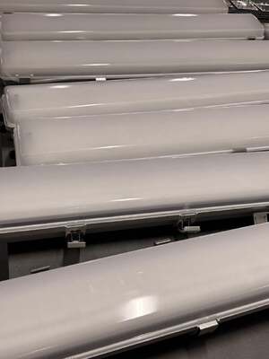 Luz LED fluorescente linear à prova de chamas, pronta para emergência, 12W 60W para uso em armazém químico