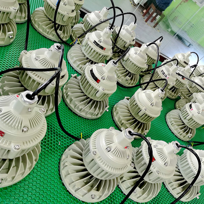 Lâmpada à prova de explosão LED IP66 exterior Certificada para áreas de trabalho perigosas Minas de carvão Gás natural Óleo Economia de energia durável